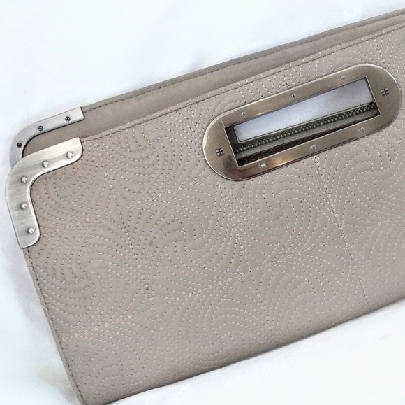 BCBGMaxAzria Handbags - BCBGMAXAZRIA Bcbg Maxazria Clutch